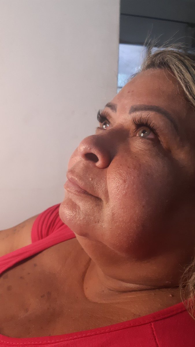 lauvilares's tweet photo. É gratificante ouvir as pessoas elogiando seu trabalho. Sei que to longe de ser a melhor, mas busco todo dia melhorar !! ❤ https://t.co/DEO4nfM40p