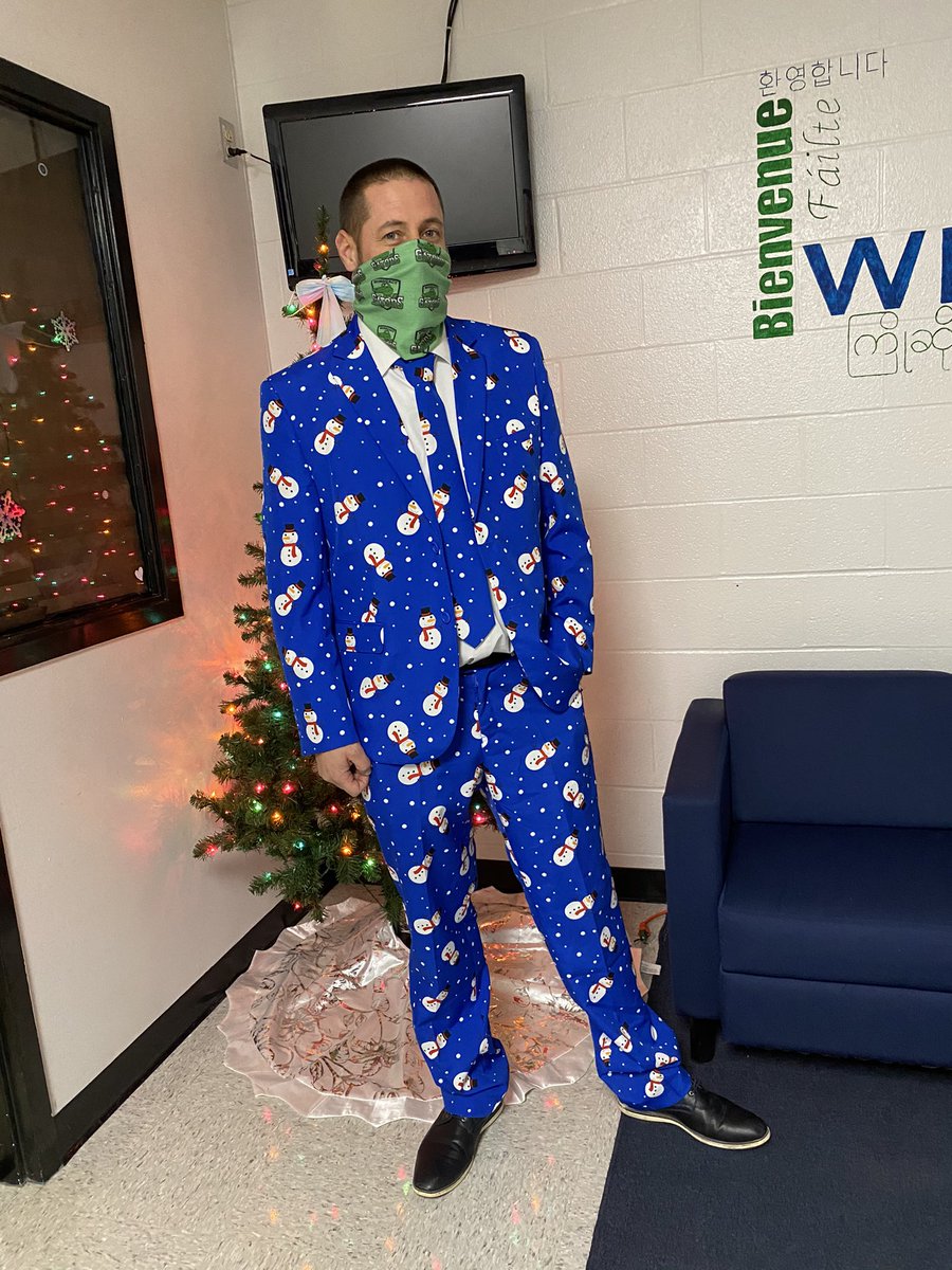 pam_day3's tweet photo. Our Captain Snowman is full of School Spirit today @MOES_Principal  #TackyOutfitDay #UglySweaterDay #OneTeamOneGoal #MoESPride https://t.co/3TxcktVRWk
