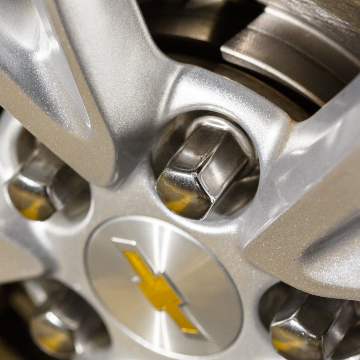 DetailKingsIL's tweet photo. It's the giving season, so why not give yourself a car that shines from roof to rims? Request a detailing appointment here: https://t.co/UzET5kAzIx https://t.co/dm9tVlGNWQ
