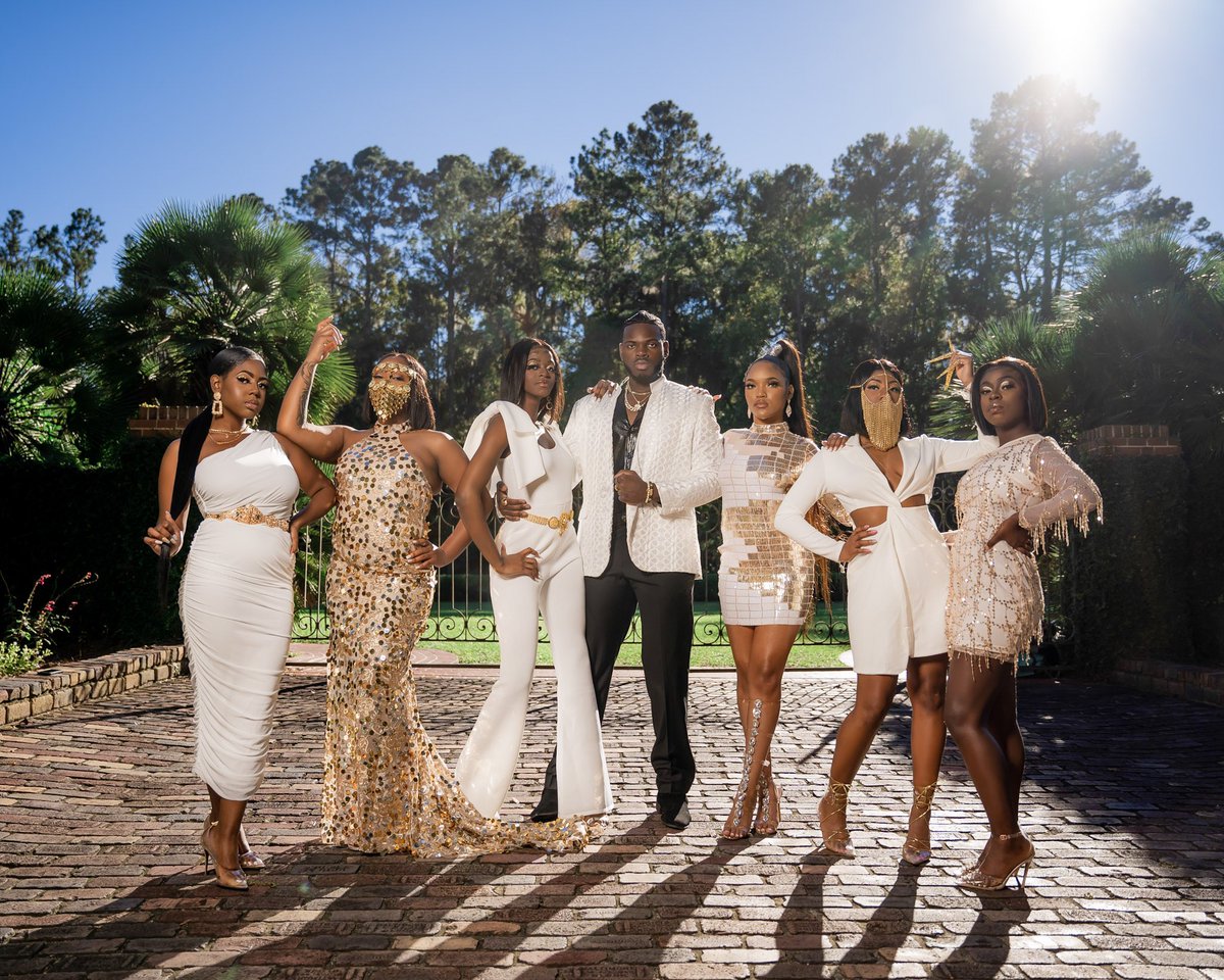 FMT_Tally's tweet photo. FACES. is. real. modeling. https://t.co/wgUh1eOVmH