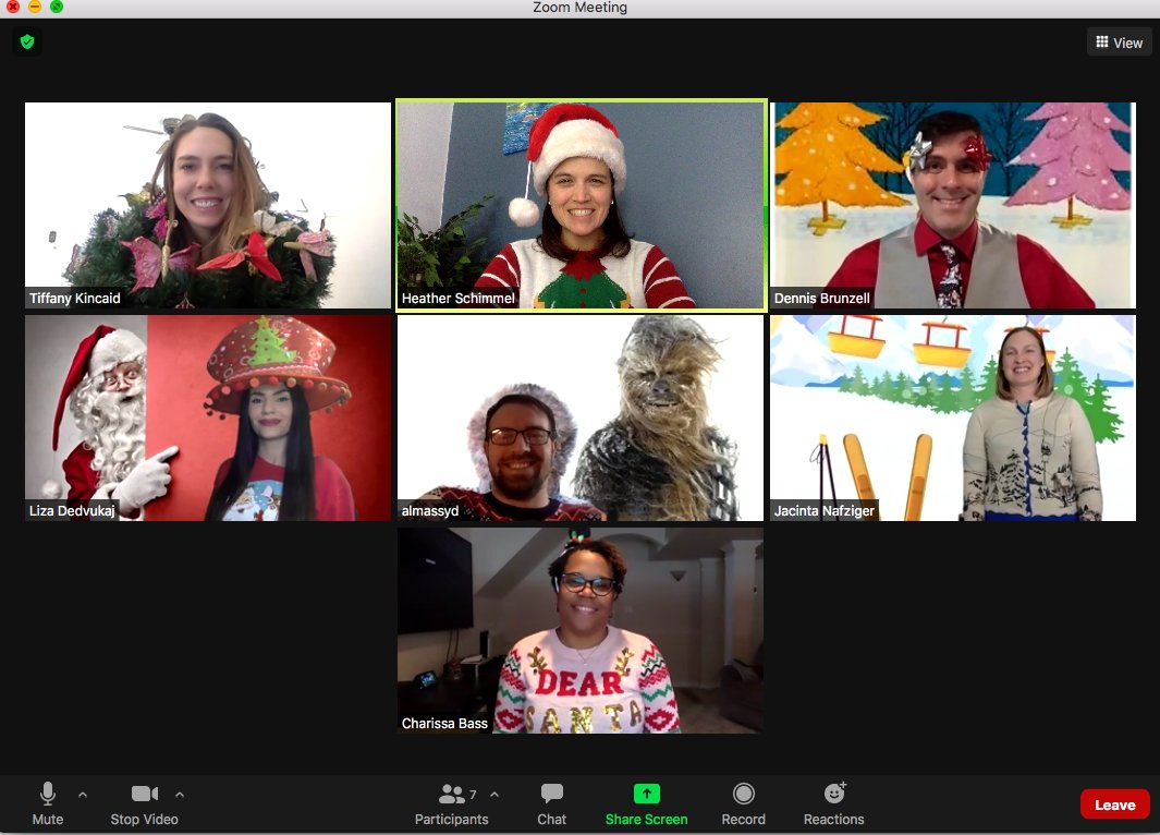 SkylineCounsel1's tweet photo. Wishing you a very Merry Christmas and a Happy New Year! 🎄❤️ https://t.co/7FgFDWzPvv