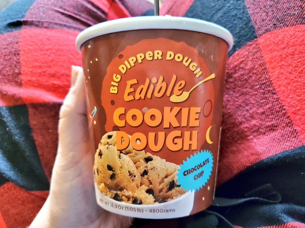 aliciamarie112's tweet photo. My toddler is napping so if you need me I will be avoiding my to-do list and instead enjoying this @DipperDough while binge watching tv 📺 (sponsored) https://t.co/bdKLpwzkgE
