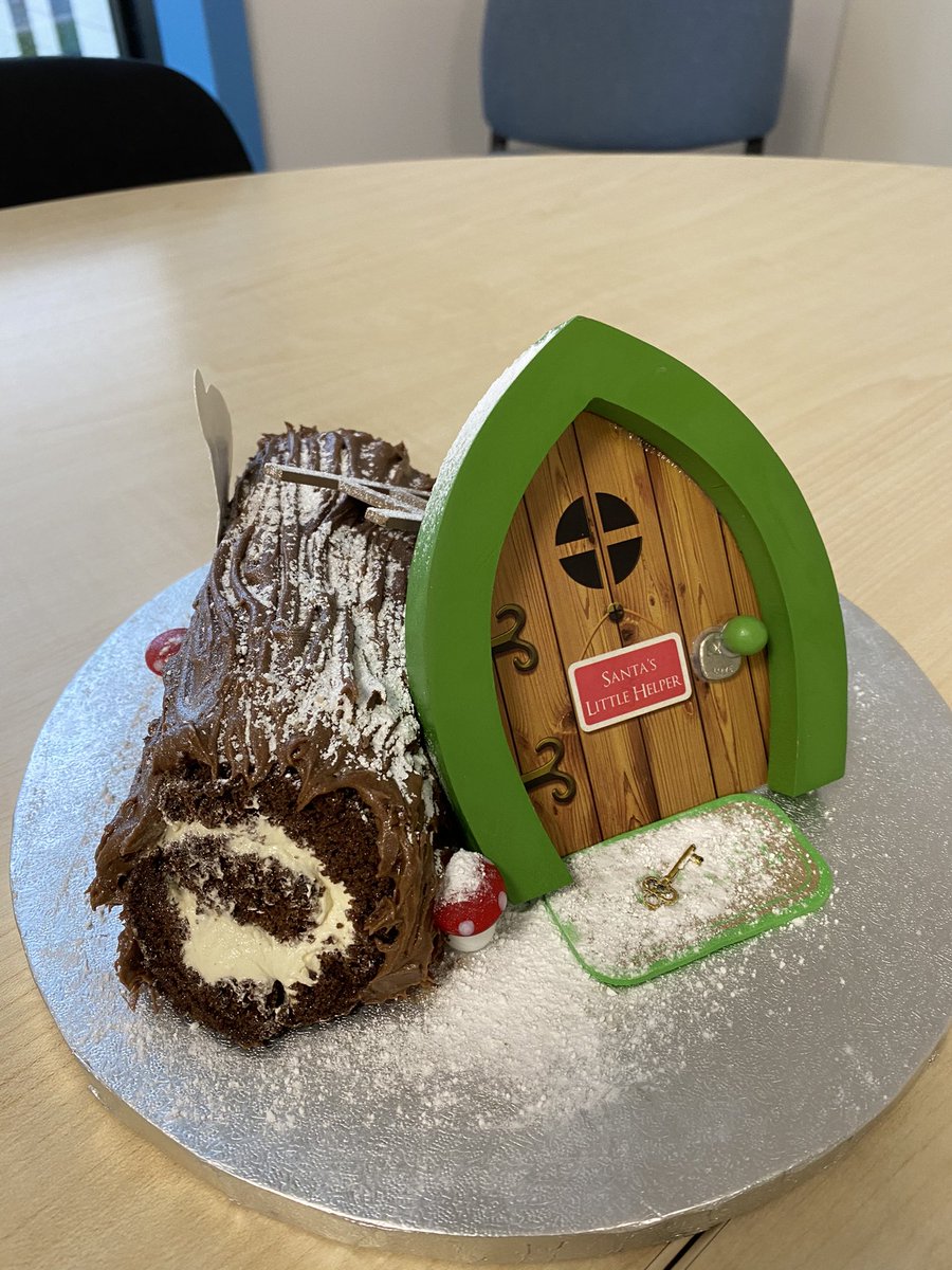 MurphyWardCRH's tweet photo. Bit of festive team building starting today when we can’t be having Christmas parties. Ward bake off entries below, worthy winners I tasted them all... part of the job 🤷🏼‍♀️ #iwasforced #crhdoesprueandpaul #sugarcoma https://t.co/s0RZUf1S2P