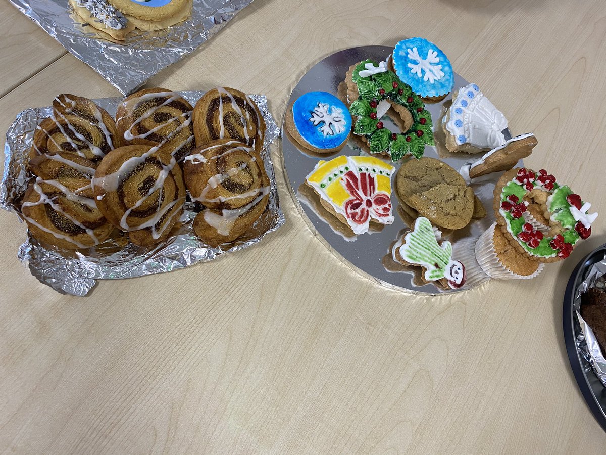 MurphyWardCRH's tweet photo. Bit of festive team building starting today when we can’t be having Christmas parties. Ward bake off entries below, worthy winners I tasted them all... part of the job 🤷🏼‍♀️ #iwasforced #crhdoesprueandpaul #sugarcoma https://t.co/s0RZUf1S2P