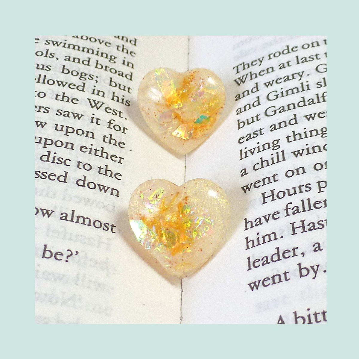 Rook_Magpie's tweet photo. Unusual #heartshaped stud earrings. Handmade resin studs with steel posts and butterfly backs.  Available at https://t.co/3wfYYz9YeO or DM and pay via PayPal or Square! https://t.co/ItsrYVKT48
