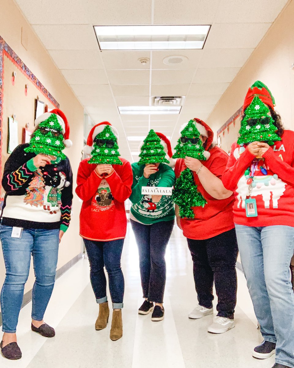 MsNgoAnh's tweet photo. Happy Holidays! Love, The Fa La La La Ladies 🎄🎄🎄🎄🎄
@APE_Sailors 
@misspett @mrssnyderAPE2 @mrs_mihalick @AmyStJohn_APE https://t.co/tGhuHWlmge