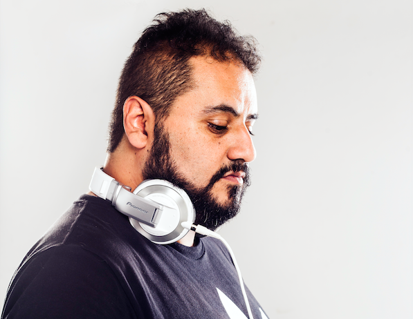fmrockandpop's tweet photo. Arrancamos el fin de semana con la mejor música #PartyRockin’ 💥🎶 Junto a #DeeJayJMP #fmrockandpop https://t.co/m2FwtK8vyp
