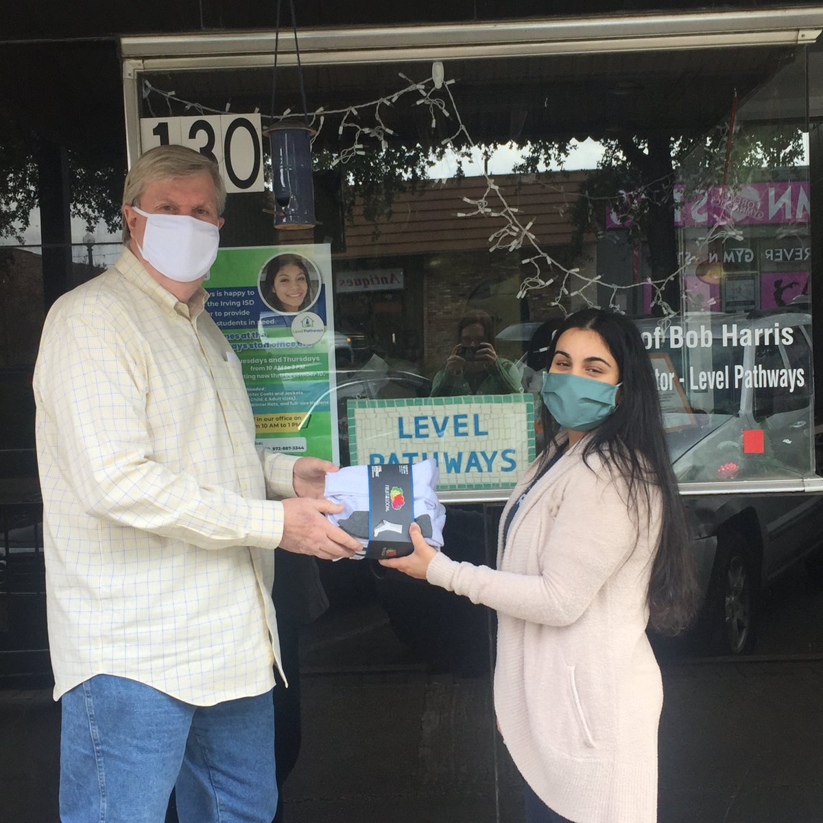 LevelPathways's tweet photo. THANK YOU to @MsKhandekar and @IrvingHigh for their donation of several hundred pairs of warm socks!!  We are so grateful to you for taking the initiative to collect these items for teenagers who are homeless. #LevelPathways #Irving #IrvingISD https://t.co/L0Xbi6SYOh