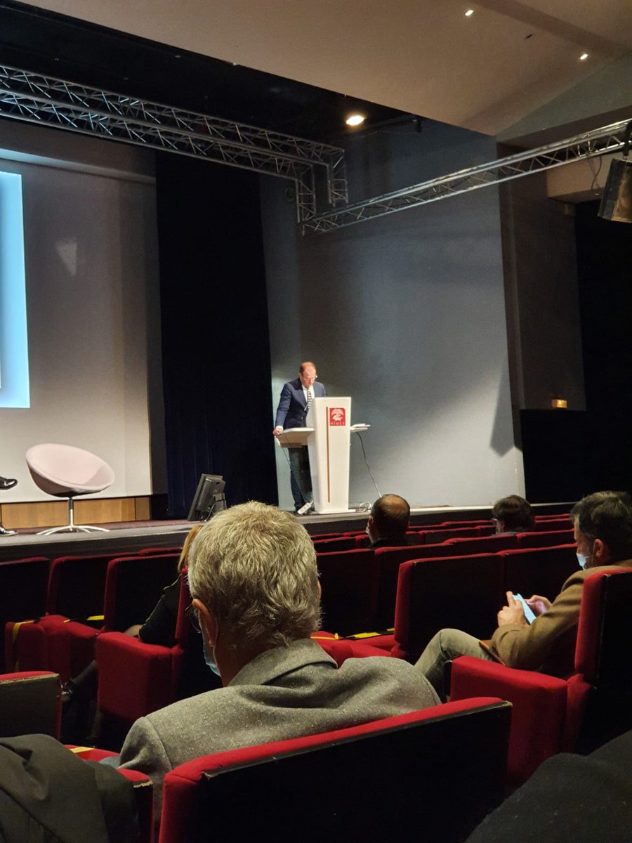 Après la prestation de serment du matin, l'assemblée annuelle des <a href="/AvocatsDeNimes/">AvocatsDeNîmes</a> 
Covid compatible grâce aux prestations du @novotelatria et de <a href="/TraiteurGrand/">Traiteur Grand</a>.
M. Le Batonnier COUDURIER prend le relais de <a href="/JM_CHABAUD/">JM CHABAUD</a>