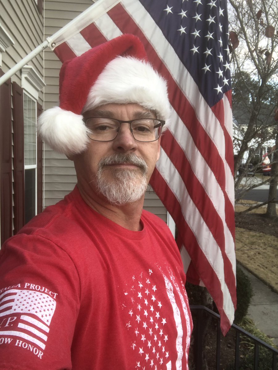No Ugly Christmas Sweater for this guy, it’s RED day! But I will don a Santa hat in front of Old Glory! Where’s My Mugg? @eknipp @mstmoffett #CiscoSE #RED #RememberEveryoneDeployed