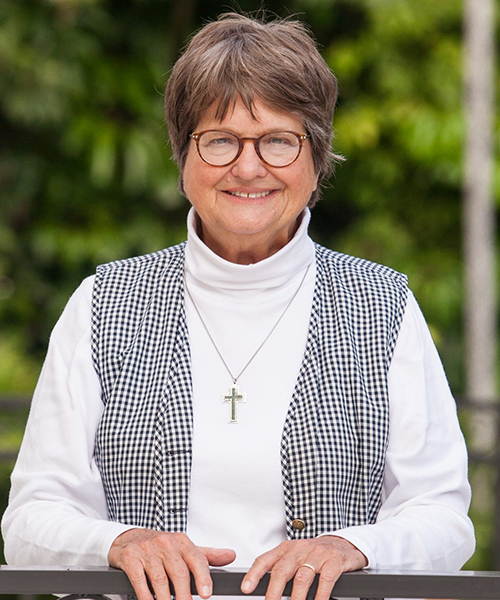 GUcstpubliclife's tweet photo. TOMORROW, @bpdflores, @KrisanneVMurphy, @helenprejean, and Rev. Dr. Jack Sullivan, Jr. will be featured as panelists in our dialogue #KillingInOurName: Federal Executions and Pro-life Witness. RSVP to receive a link for Fri 1/8 at 12:30pm EST: https://t.co/6SlVuH74iM @CMNEndtheDP https://t.co/17yKJAXPjv