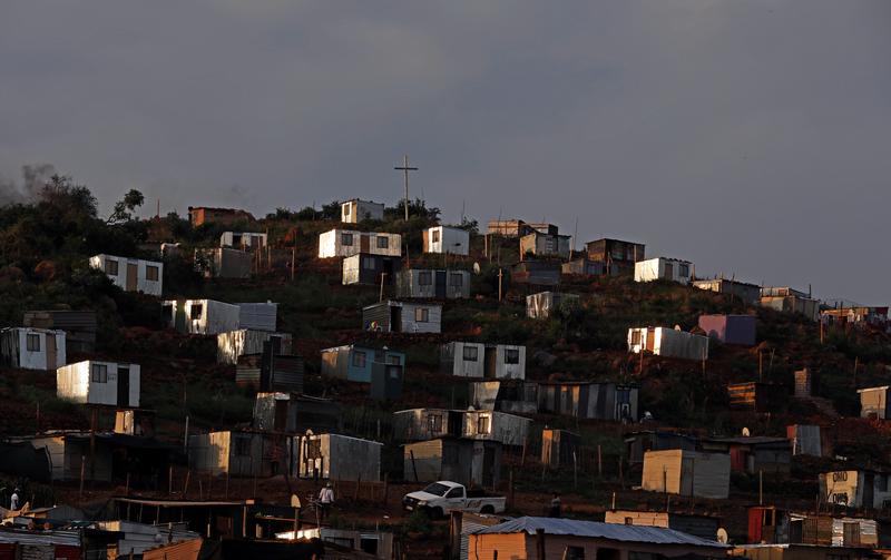 Reuters's tweet photo. South Africa identifies new coronavirus strain causing surge in cases https://t.co/gyP1OB3c9b https://t.co/Rz08Iz2ZiC