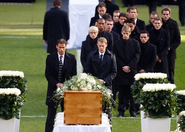 Neuer was elevated to second choice goalkeeper towards the end of 2009, in all be it, tragic circumstances.The hugely saddening suicide of Robert Enke, an event that hit Neuer - and the whole German squad- very hard. The team dedicated their performances in the 2010 World Cup