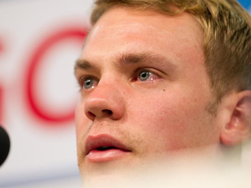 your own family, as well as other fans”At 25 he was already made captain of Schalke, and he admits it was a tough decision, almost fighting back tears in a press conference.“It was not an easy decision; I needed time to make it” Neuer said, holding back tears.