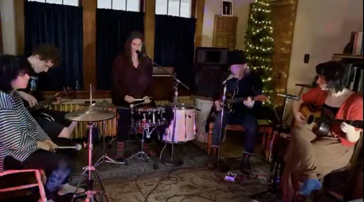 imnly's tweet photo. The best band (and family) of the year: @lowtheband
#fridayImInLow https://t.co/Sl3EiquCBB