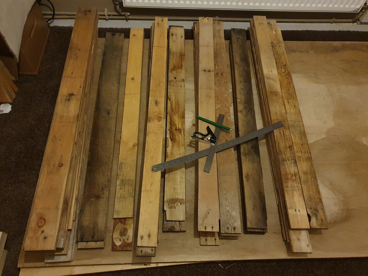 TrisClaxton's tweet photo. Ok, so I've measured up, maked up, borrowed a #mitre #saw from a neighbour, got a #friend over to help cut &amp; clean up.. &amp; tomorrow will be #jigsaw #puzzle time for something a lil special for the #homestudio 😊 Next update will be when its done 💚
.
#singer #diy #lockdownproject https://t.co/Jvvqu5HAJ8