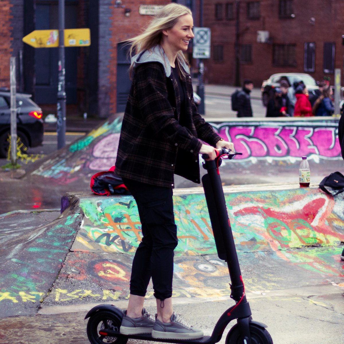 gembon23's tweet photo. Buzzing to have joined the Cruzaa family ... Join me in the squad + get yours now using the code “gb10” for an extra 10% off the price 🤩🛴
https://t.co/L2uICUBE4z
#cruzaasquad #escooter #Commuta #CommuteInStyle
📸 @beanhive X @kunjanmalde https://t.co/oTHBKnfCwR