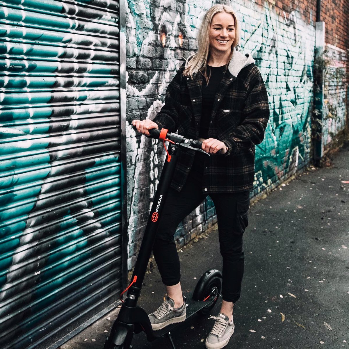 gembon23's tweet photo. Buzzing to have joined the Cruzaa family ... Join me in the squad + get yours now using the code “gb10” for an extra 10% off the price 🤩🛴
https://t.co/L2uICUBE4z
#cruzaasquad #escooter #Commuta #CommuteInStyle
📸 @beanhive X @kunjanmalde https://t.co/oTHBKnfCwR