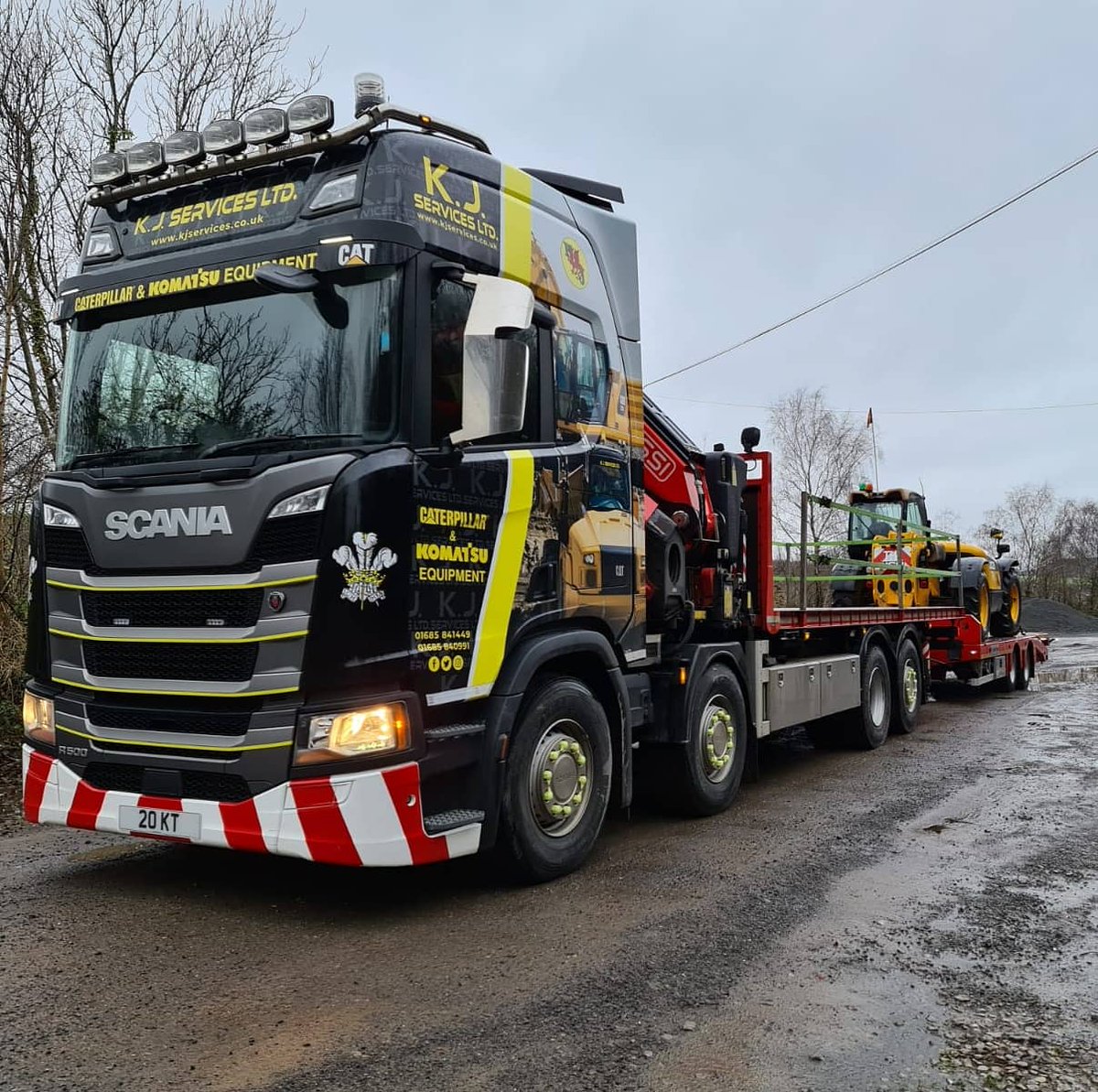 KJ_Services's tweet photo. It Was A First For Our Scania R500 Today On Delivering One Of Our Telehandlers With Its New Draw Bar Trailer Fitted, Which Is Going On Hire To A New Customer Of Ours! #KJServicesLtd #KJCrushingLtd #HiabHire #LowLoaderService #HireFleet #JCB #Telehandler #Scania #R500 #Fassi https://t.co/9VeLHvYGIG