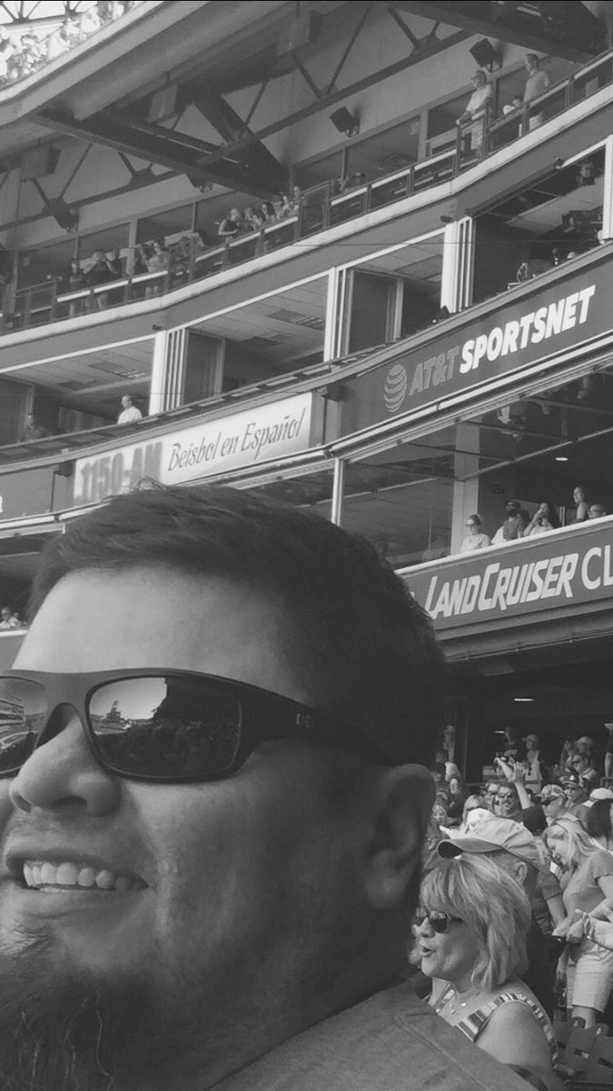 milehighbomber's tweet photo. @Rockies @CoorsField Sept 3, 2017... It was Me, Peyton Manning, our families, and a few thousand of our friends! We had a blast! It was the first time we won a crowd game/prize! $50 King Soopers Gift Card! Great Day! (zoom in upper right corner, Peyton and Archie! It was Awesome!)

#12DaysOfRoxmas https://t.co/so3sGp1Dd1