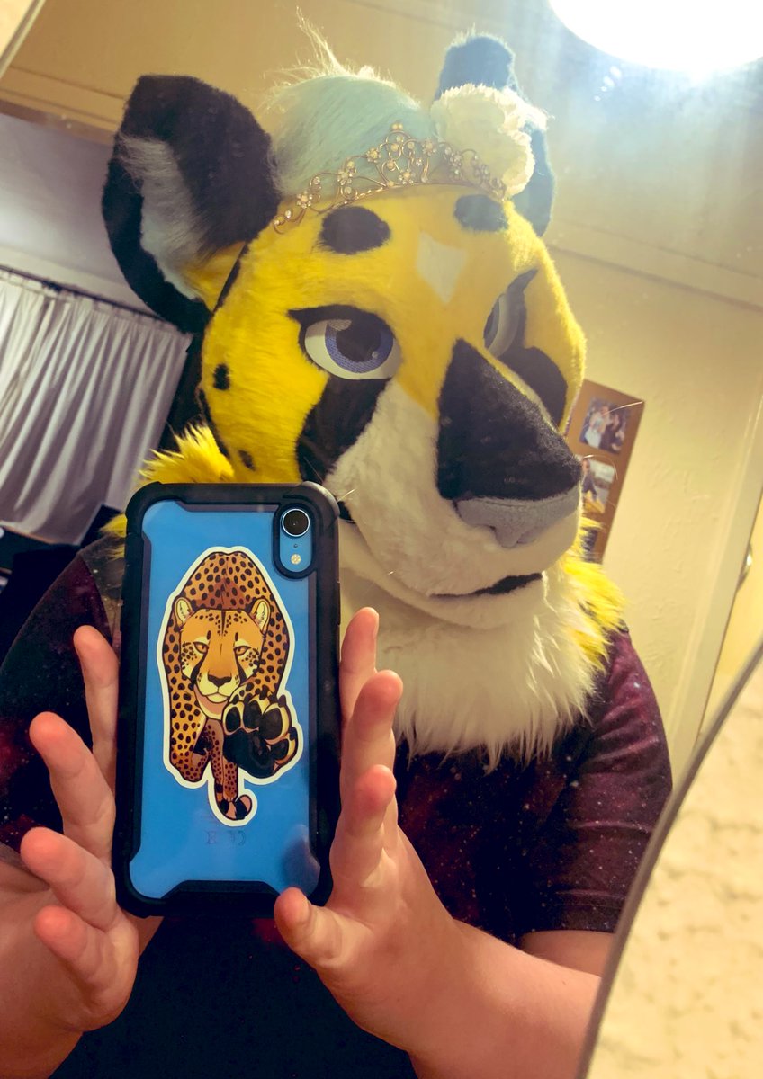 TolcoCheetah's tweet photo. Needed to decorate my new phone, realised it was the perfect home for the cheetah sticker I brought via @ShetaniCheetah ‘s world Cheetah Day fundraiser for charity! I think it looks fantastic! :3 #CheetahFursuit https://t.co/4ACS6A8Oys