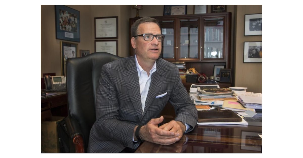 At the end of 2020, our CEO <a href="/GanzMark/">Mark Ganz</a> will retire and pass Cambia’s torch of innovation and #healthcare transformation to our Pres. &amp; COO Jared Short. Celebrate his service to individuals &amp; families w/ a series of interviews, including w/ <a href="/modrnhealthcr/">Modern Healthcare</a>.
bddy.me/3p2eT4T