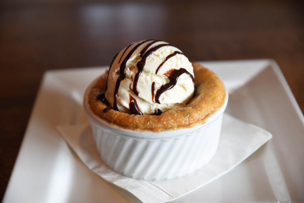 Tavern_MFarms's tweet photo. ‘Tis the season for desserts...well, we love desserts all year round, but our Cherry Cobbler is extra tasty these days 😉 

#kclocaleats #kcfoodie https://t.co/bYmzk2d42z