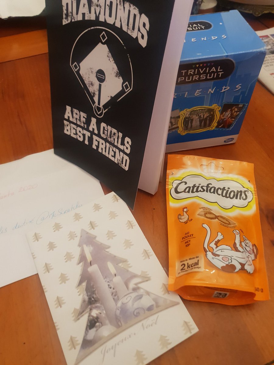 Mescratchy's tweet photo. @YoyoLaYoune MERCIII ! J'ai un Santa trop génial 🤩👌👌👌J'ADORE !!! Et il y en a une qui adore les catisfactions 😻😻
#secrweetsanta2020 #friends #catisfactions #Diamonds #Noel #santa https://t.co/biiPkrHg1v