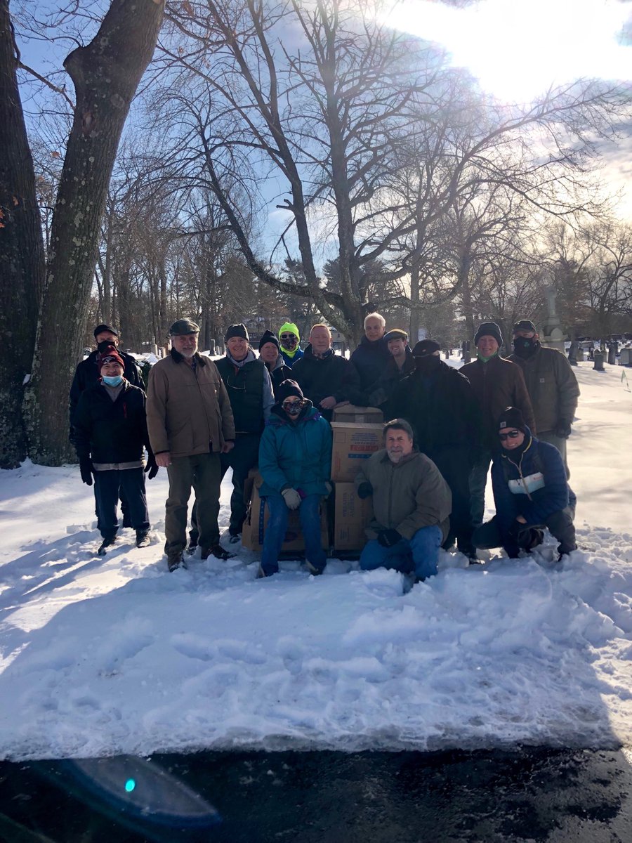 FSSP47's tweet image. Wreaths Across America.     Early this morning a team of volunteers unloaded 57 cartons of wreaths for tomorrow’s Wreaths event at Holy Rood Cemetery.  Everyone looking forward to recognizing and honoring those who served.  Join us and Be An American Worth Fighting For.