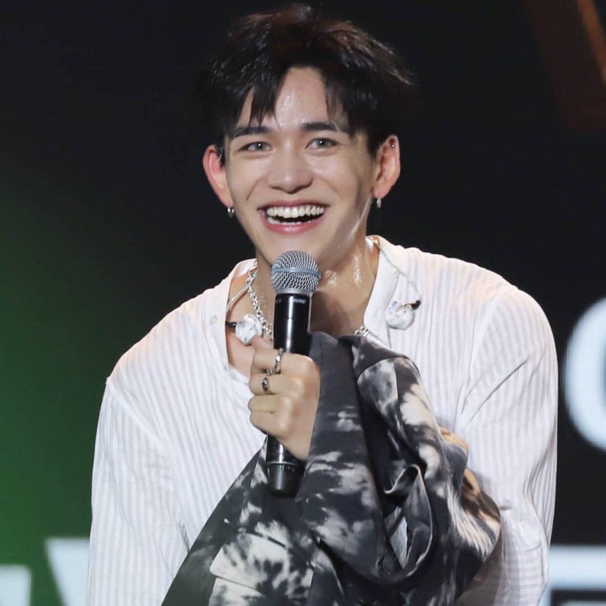 pics of lucas that you can literally feel his happiness through your phone screen: a thread