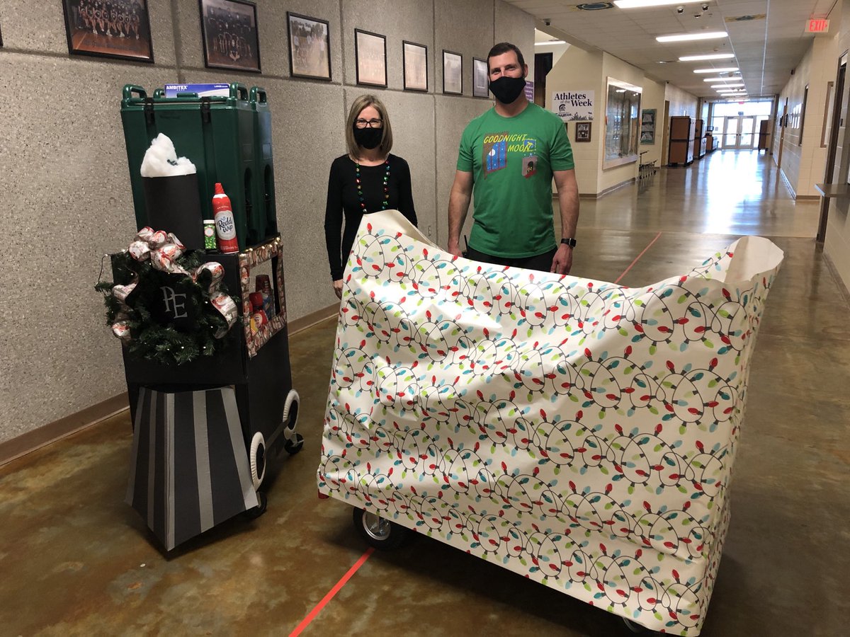 We had a great morning celebrating our staff with a Polar Express cart ⁦<a href="/HickoryHillsSPS/">Hickory Hills School</a>⁩. #lovemyjob