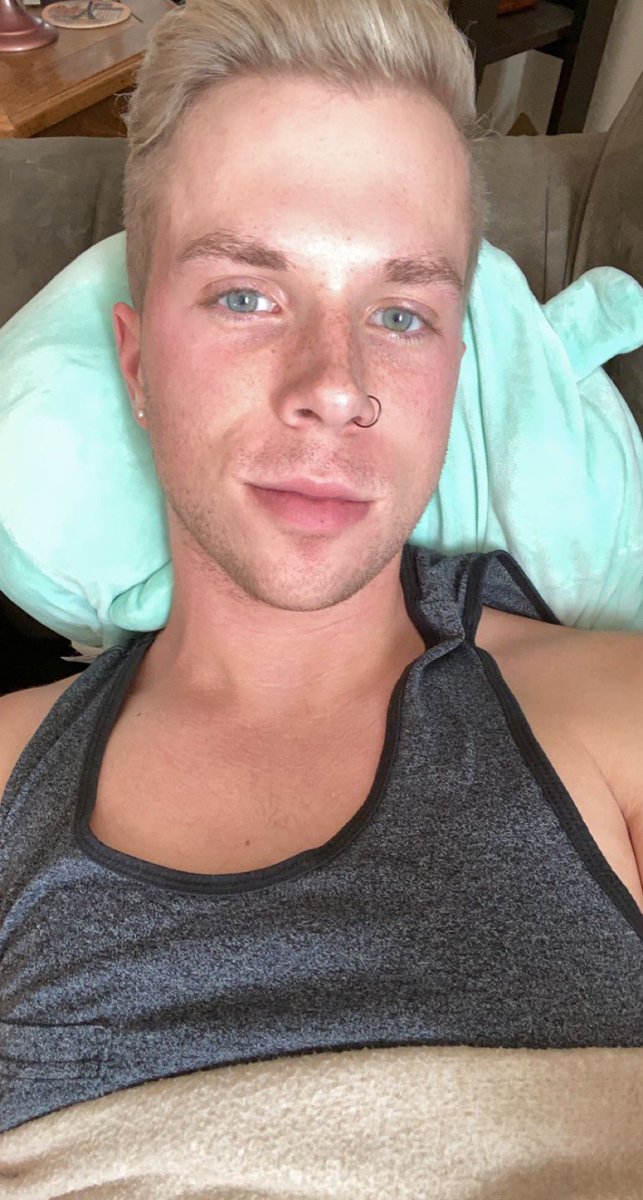 MitchellThilges's tweet photo. Just a few selfies to build some content lol. https://t.co/wR1DT2JxU2