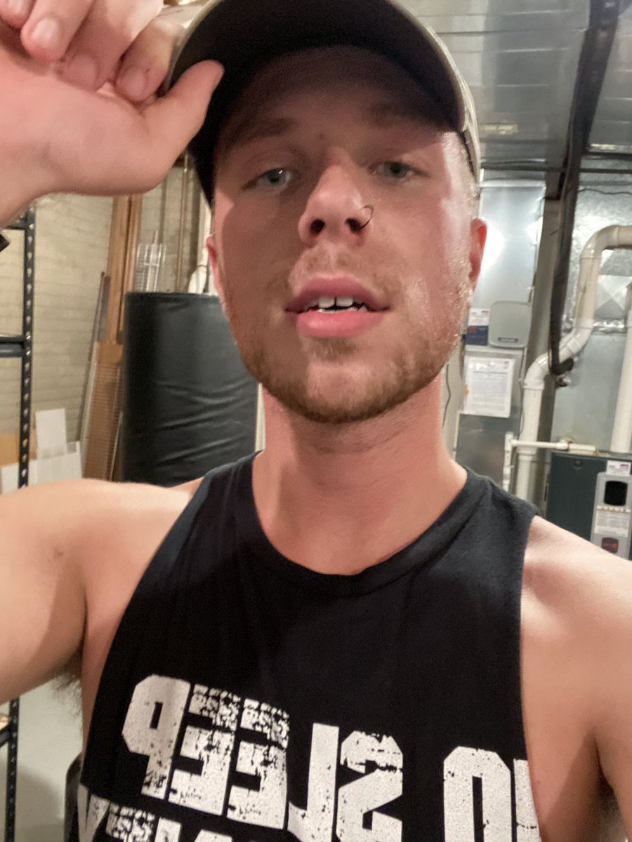 MitchellThilges's tweet photo. Just a few selfies to build some content lol. https://t.co/wR1DT2JxU2
