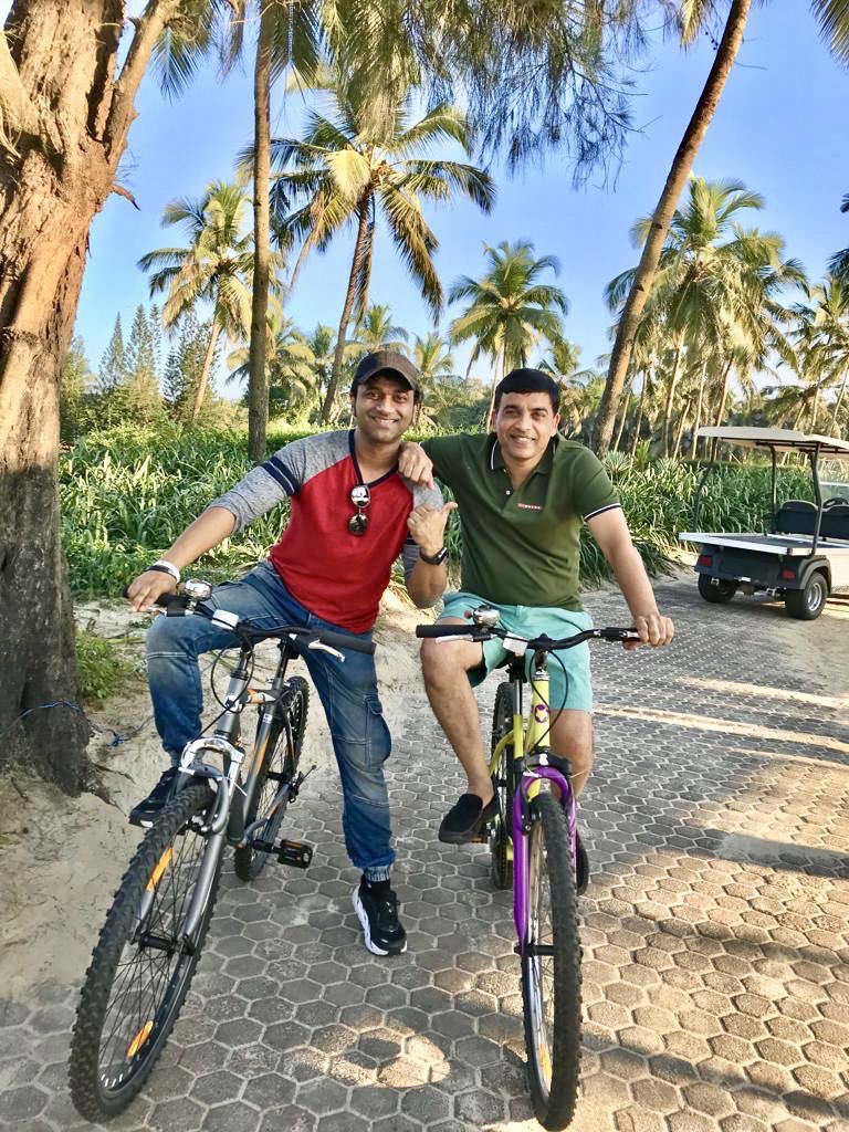 ThisIsDSP's tweet photo. Late Post:
HAPPIEST MUSICAL BDAY to our “Dil Ka Raju”
#DilRaju Sir❤️🎶🎂🎂

Had a Great Party sir.. 
after 9 months, travelled for d 1st time for ur Bday😁🕺

Keep Rockin with Evergreen Blockbusters sir🤗👍🏻

May our Sweet Journey keep Goin On n On For Ever &amp; Ever !!

#HBDDilRaju https://t.co/nWyikjLkbl