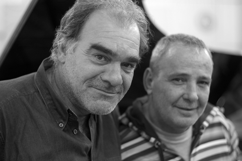 ertofficial_'s tweet image. 🎤 «Τα παιδιά της πιάτσας» του Νίκου Τσιφόρου | Από Παρασκευή 18/12/2020 και καθημερινά από Δευτέρα έως Παρασκευή, στις 18:30 στο Τρίτο Πρόγραμμα 90,9 &amp;amp; 95,6.
Ο ηθοποιός Γιάννης Μποσταντζόγλου, στον ρόλο του αφηγητή.
#ΕΡΤ #TritoProgramma