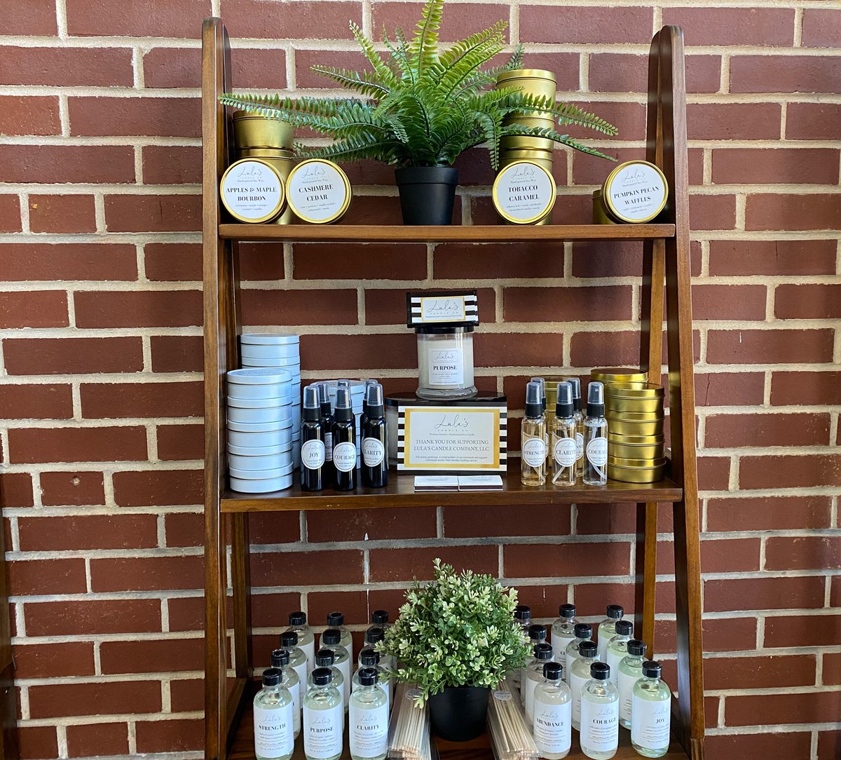 Lula's Candle Co. tweet media