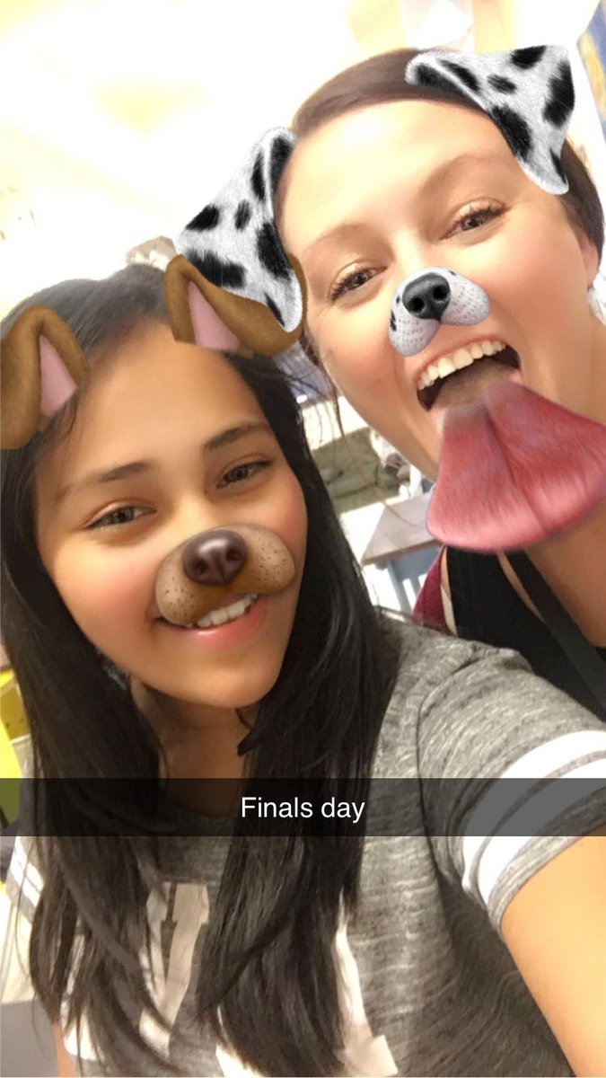 emelynrivera24's tweet photo. @khenryart found this picture from last year. 😊 https://t.co/RFkkOtXOJM