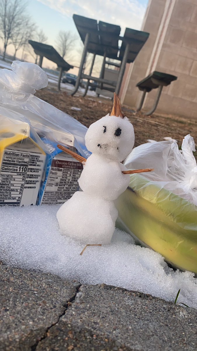Frosty says... thank you for picking up your weekend meals! <a href="/mpsschoollunch/">Millard Food Service</a> <a href="/MWHSWildcats/">Millard West HS</a>