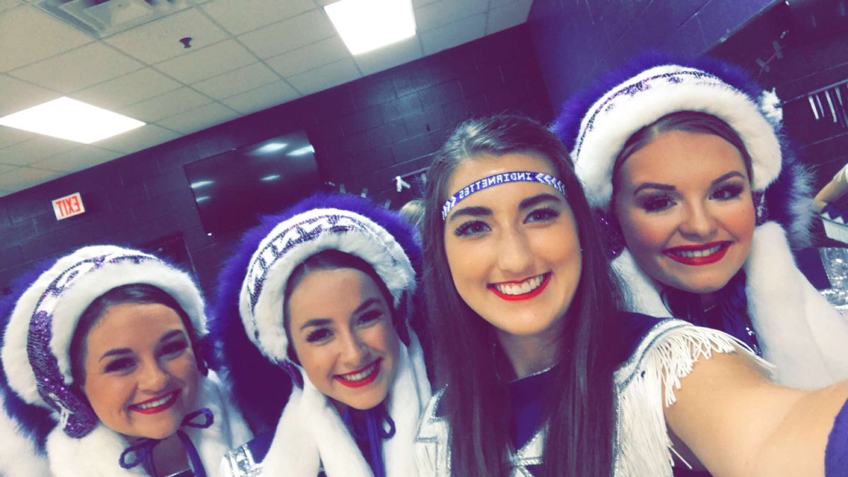 chlowoods_'s tweet photo. Happy birthday @jacicarona_ !!! Love and miss you so much! Hope you have a great day!🥳💜 https://t.co/wBxfxqgjzf