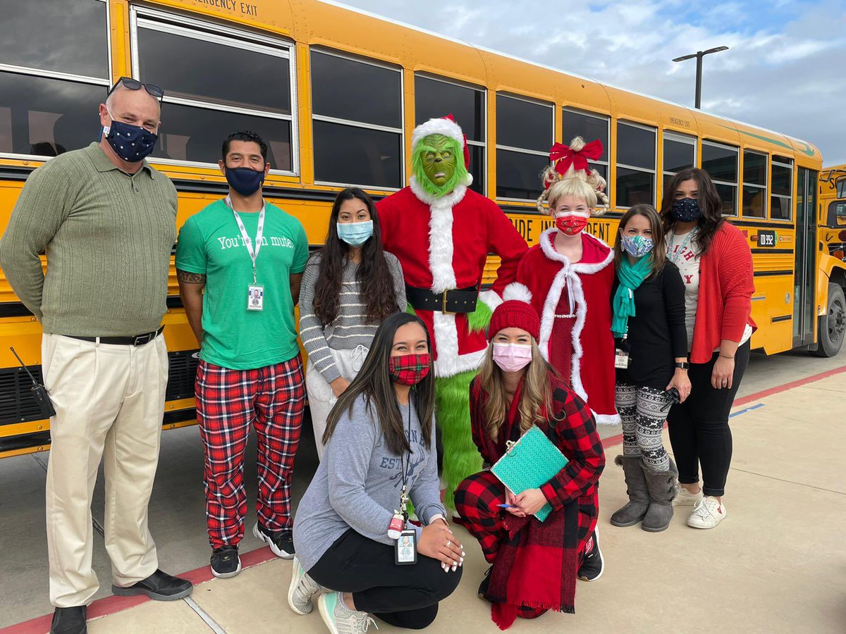 Kallison3rdGr's tweet photo. Happy holidays from the 3rd Grade Crew! #leadthecharge https://t.co/ALbJXb0XZn