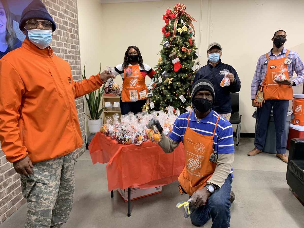 Lisa Jones (@lisajones843) on Twitter photo 7 days till Christmas with more treats to come! A bag of fruits and sweets while the associates have fun! <a href="/0178Depot/">Riverdale Home Depot</a> @Carell_R <a href="/PaulHedge7/">Paul Hedge</a> <a href="/angelar81144255/">angela roberts</a> <a href="/Victor_DJohnson/">Victor Johnson</a> <a href="/ASummers_HD/">Avery Summers</a> <a href="/TaraTuckerTHD/">Tara Tucker</a> <a href="/hollytate122/">HyprxIiquid</a> <a href="/BrendaBoykin11/">Brenda Boykin</a> 7 days till Christmas with more treats to come! A bag of fruits and sweets while the associates have fun! <a href="/0178Depot/">Riverdale Home Depot</a> @Carell_R <a href="/PaulHedge7/">Paul Hedge</a> <a href="/angelar81144255/">angela roberts</a> <a href="/Victor_DJohnson/">Victor Johnson</a> <a href="/ASummers_HD/">Avery Summers</a> <a href="/TaraTuckerTHD/">Tara Tucker</a> <a href="/hollytate122/">HyprxIiquid</a> <a href="/BrendaBoykin11/">Brenda Boykin</a>