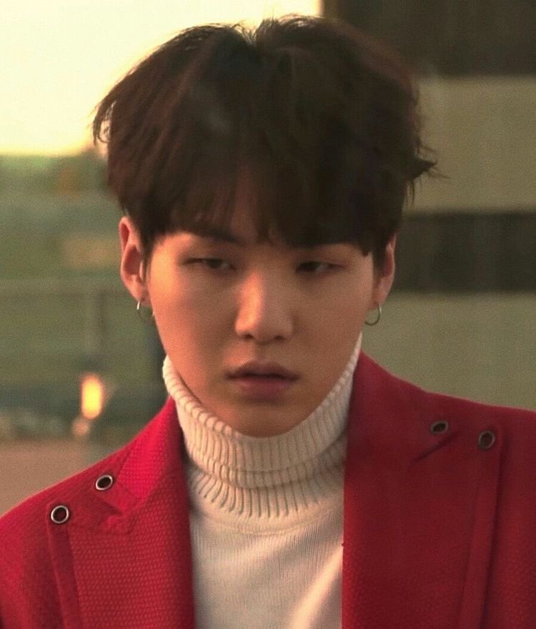 Yoongi wearing red: A powerful thread