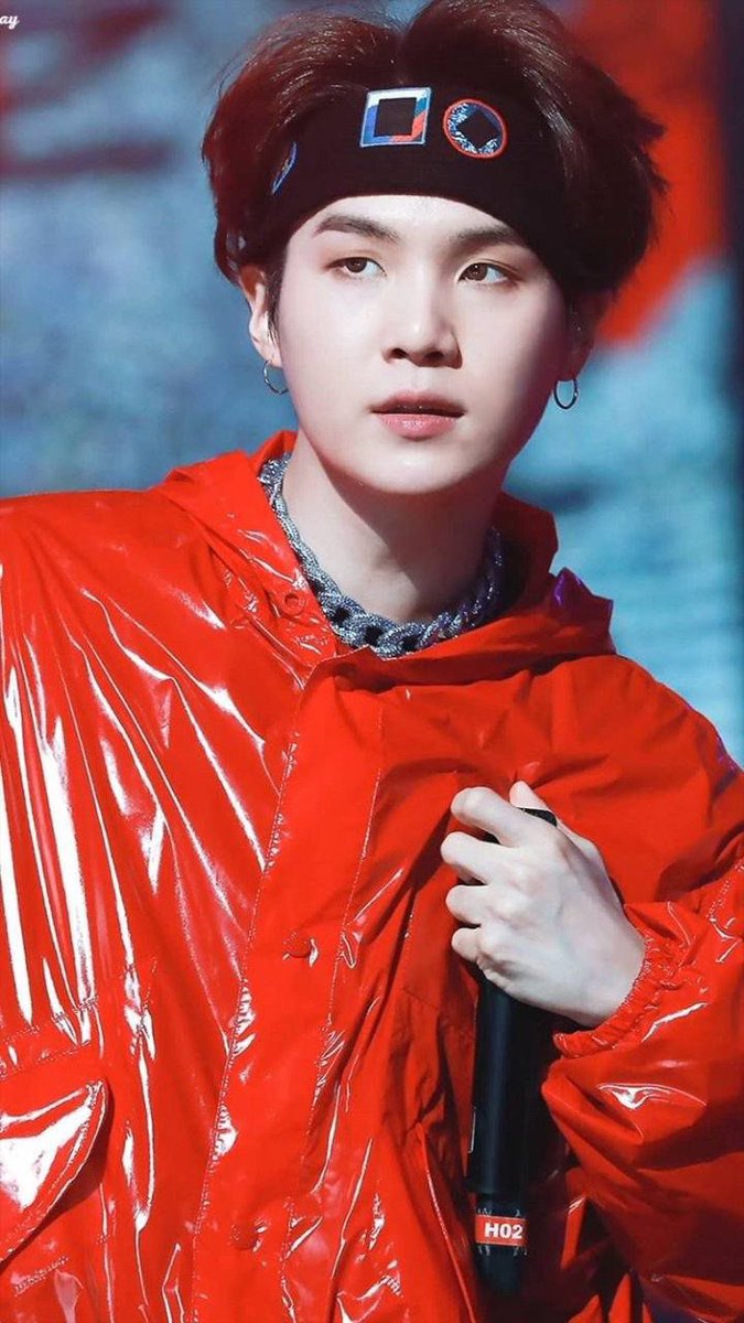 Yoongi wearing red: A powerful thread