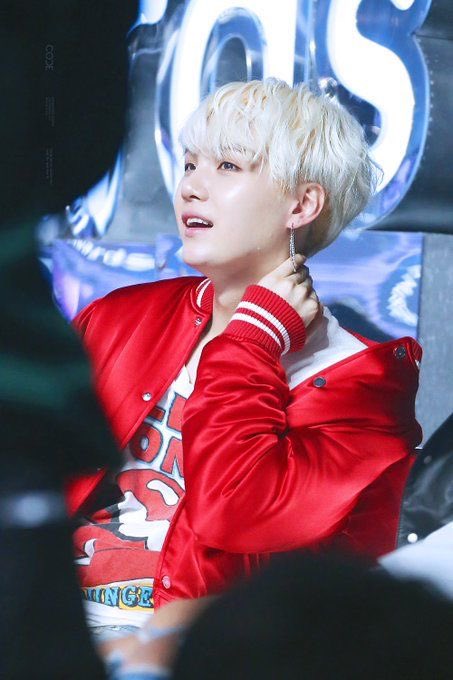 Yoongi wearing red: A powerful thread