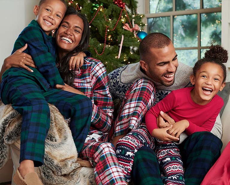 mybbwc's tweet image. The safest way to celebrate the holidays this year is to stay home and celebrate with your immediate family or consider hosting a virtual holiday party to spend time with your extended family and friends. Celebrate safely.