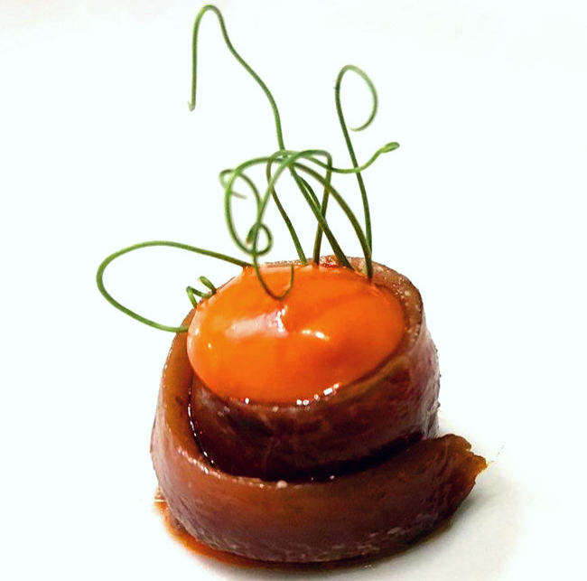 MSCenEspana's tweet photo. ¡#FelizFinde! Se aproxima la #Navidad2020. ¿Qué os parece este menú navideño de la #EmbajadoraAzul de @MSCenEspana @RebecaTopChef, hecho con anchoas del Cantábrico de #PescaSostenible, de @alcampo?
🙌 https://t.co/v10ghCHNKX
#NavidadConPescadoSostenible #UnidosPorUnaBuenaCausa https://t.co/Rwl9PNn9fg