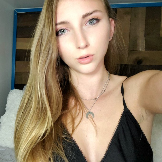 Popping in to say hi 😊 https://t.co/eauhn0J0fv<a href="/tag/flashback"class="tags"><span>#flashback</span></a>