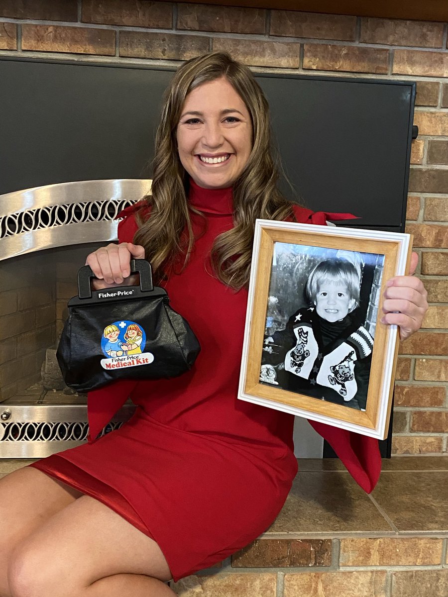 TKingg32's tweet photo. My mom kept my doctor bag that I carried EVERYWHERE with me when I was little, just for this day.... officially a graduate of UNMC PA program ❤️ https://t.co/08g7TdTkkI
