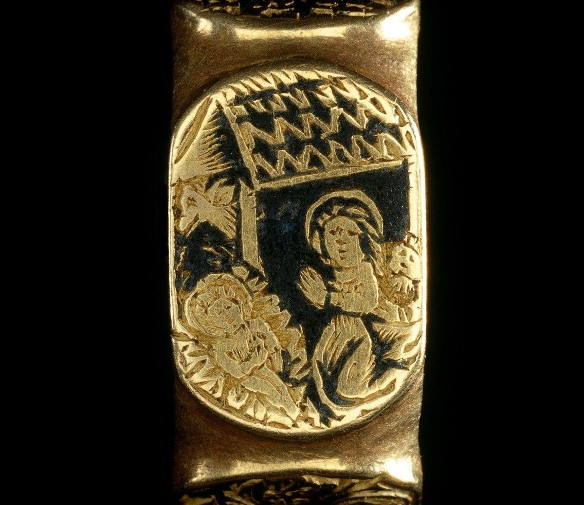 As Christmas nears, here's a lovely late 15th-/early 16th-century portable nativity scene from a gold ring, found Sleaford, Lincs :)  https://finds.org.uk/database/artefacts/record/id/642395