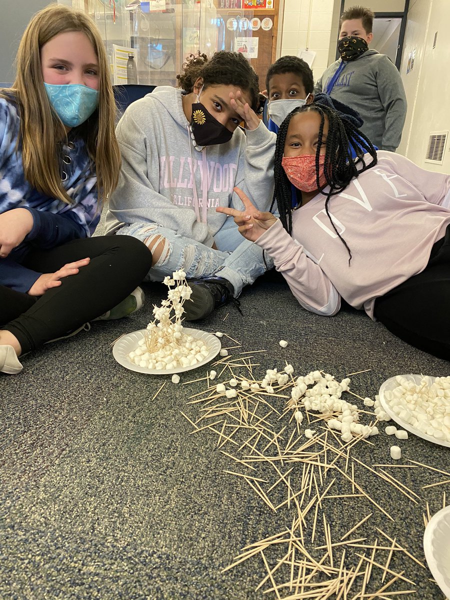 _MrsHalter's tweet image. Who can build the tallest marshmallow/toothpick tower in 30 minutes? Winter party fun!